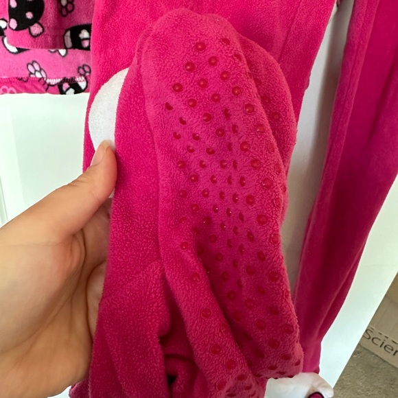 Hello Kitty Fleece Long Sleeve and Footed Pajama Set. Size small. - Picture 6 of 9